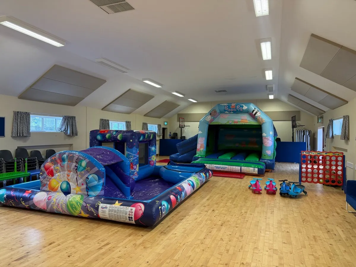 Bouncy castles - Image 4