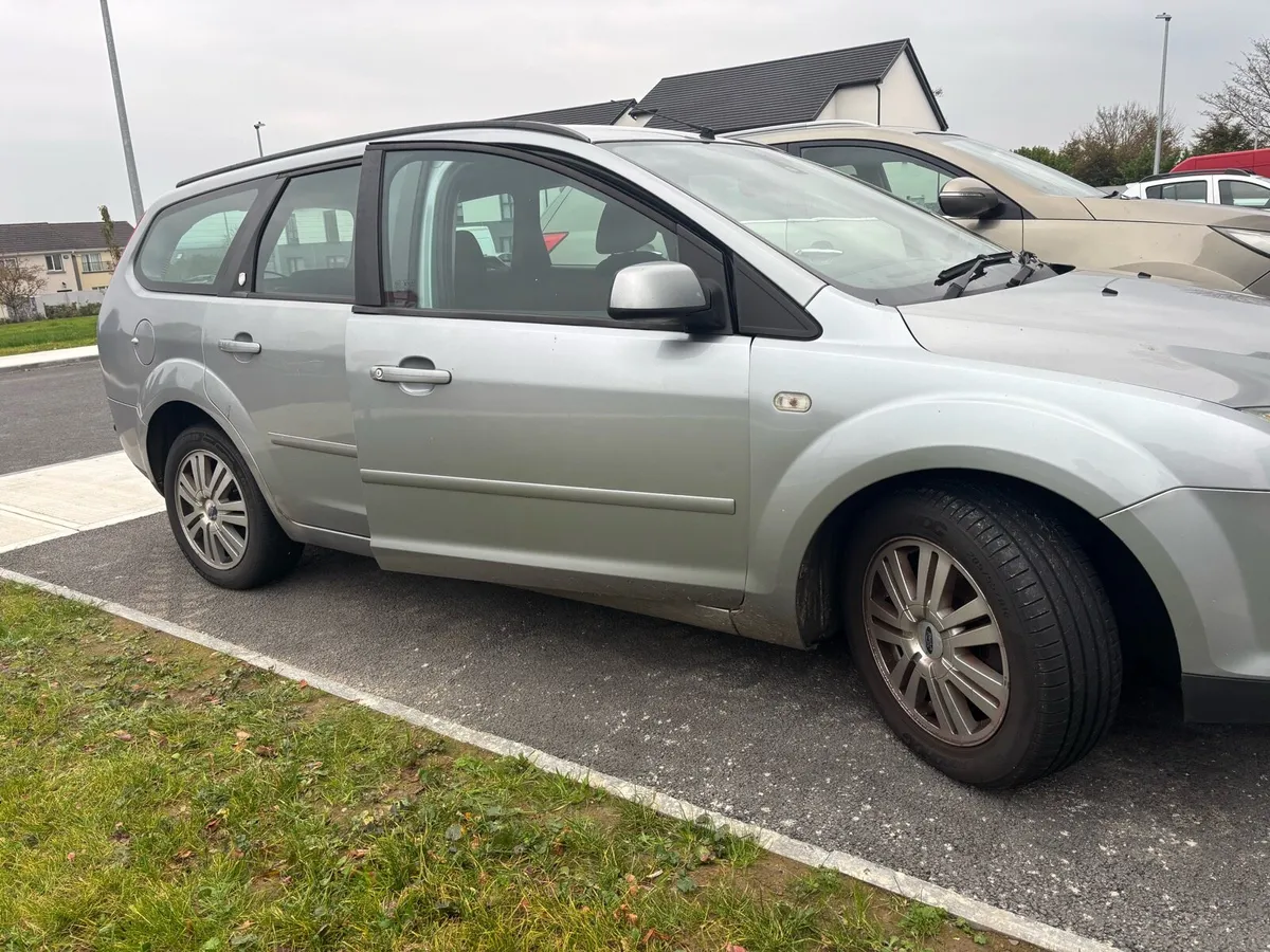 Ford focus GHIA - Image 2