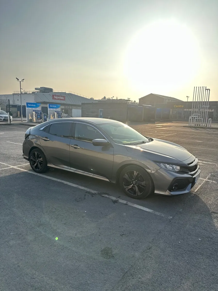 Honda Civic 2018 - Image 1