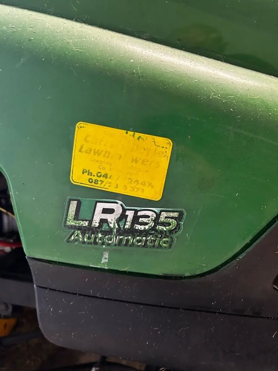 John Deere LR 135 Ride On - 36" Deck - Image 3