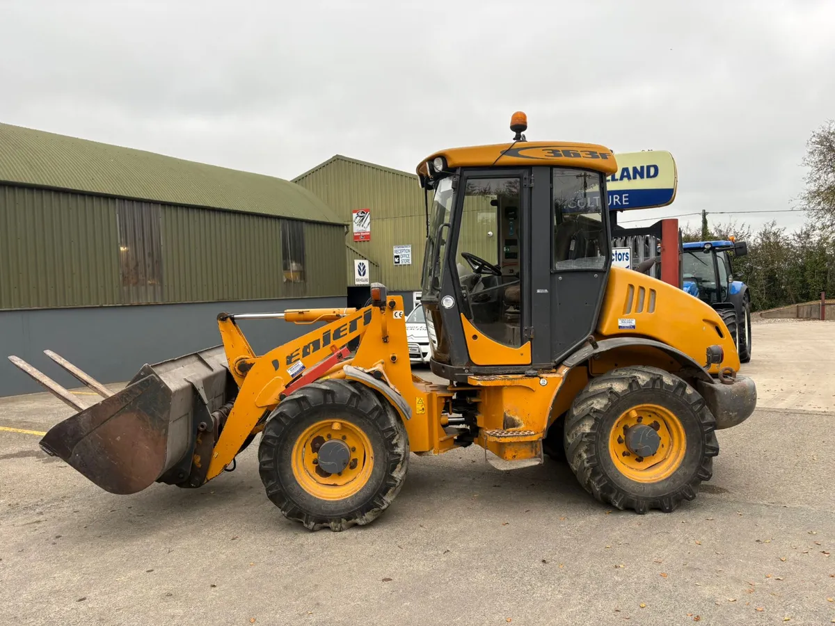 2014 Venieri 363F Loader - Image 1