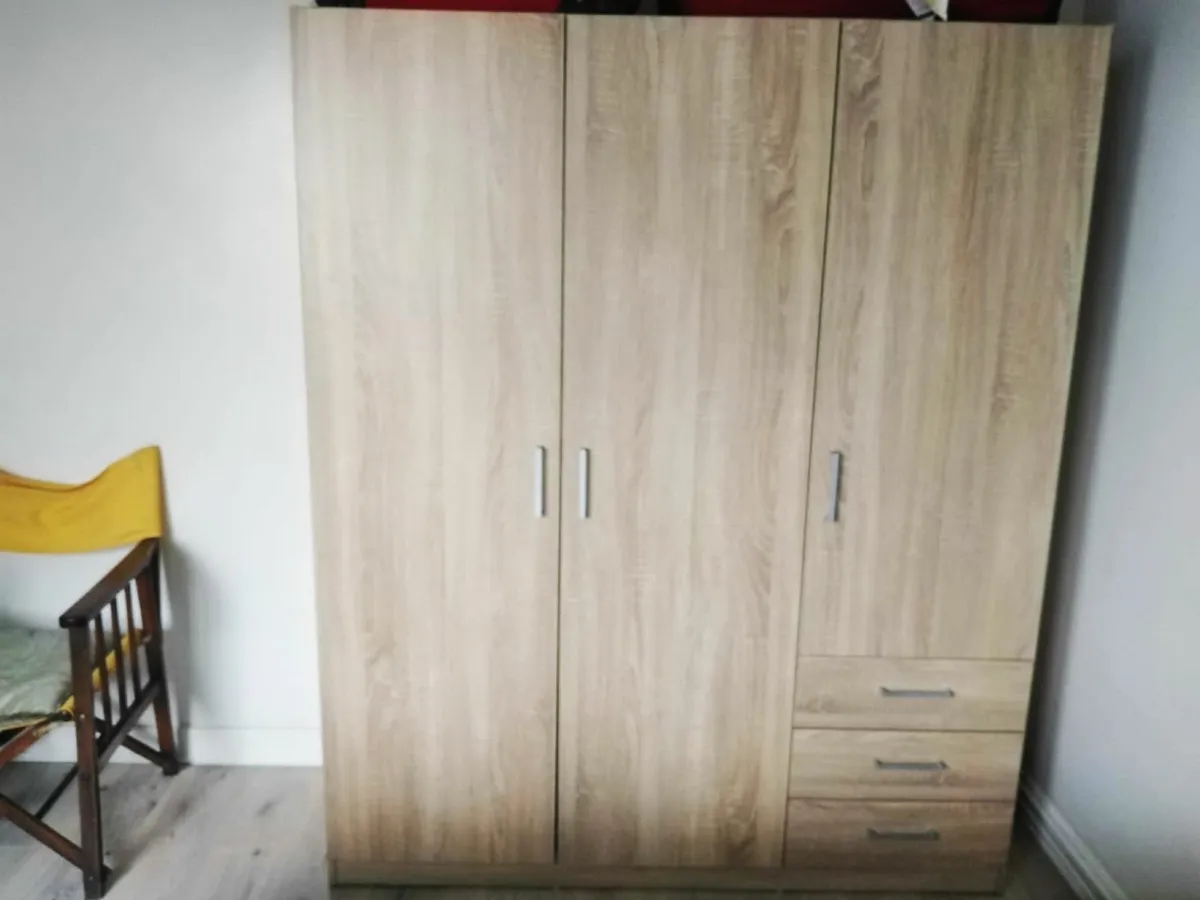 Beds and Wardrobe - Image 3