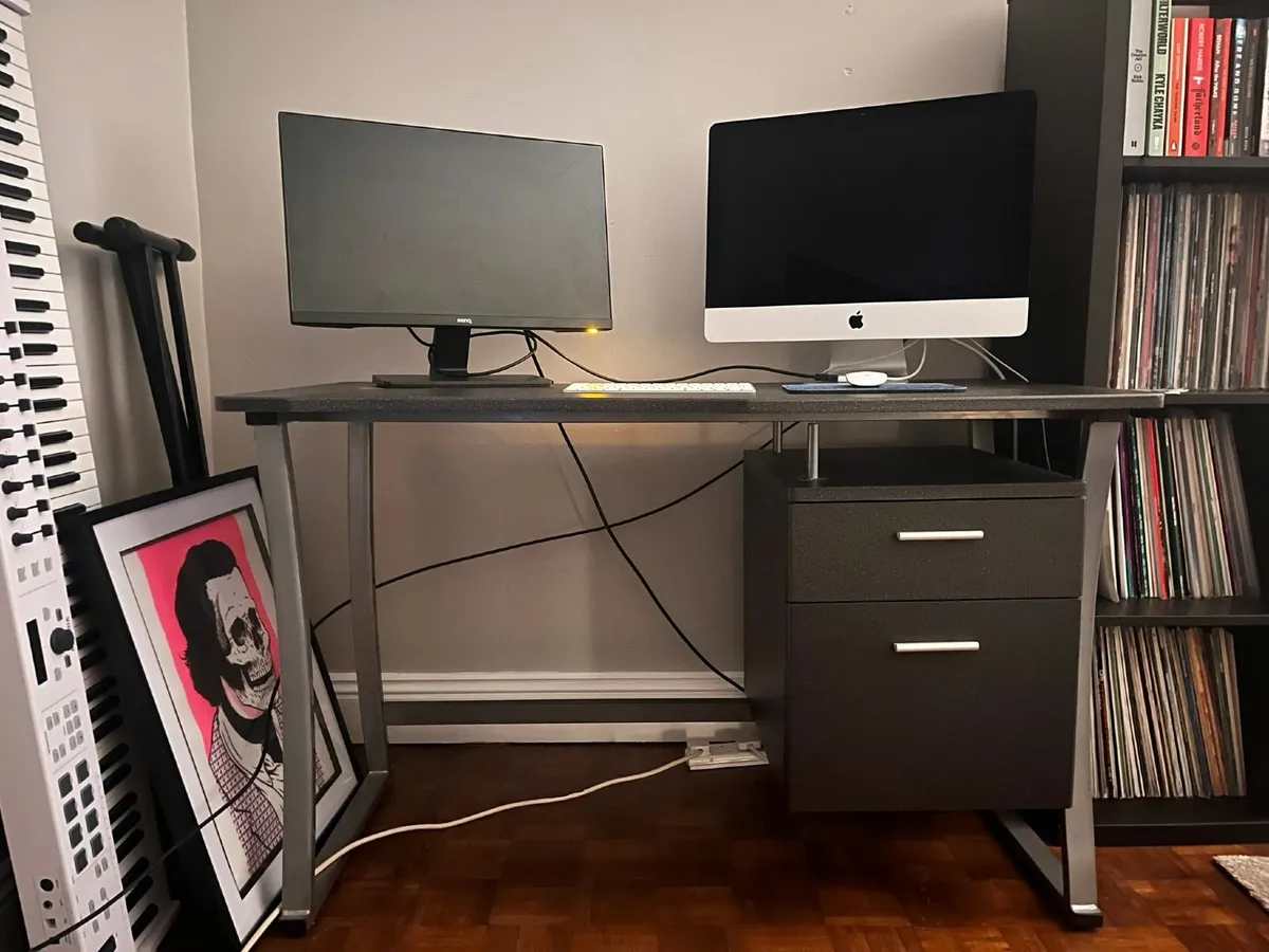Desk - Image 1