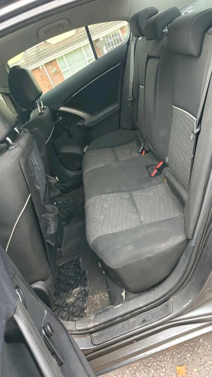 Toyota Avensis - Image 4