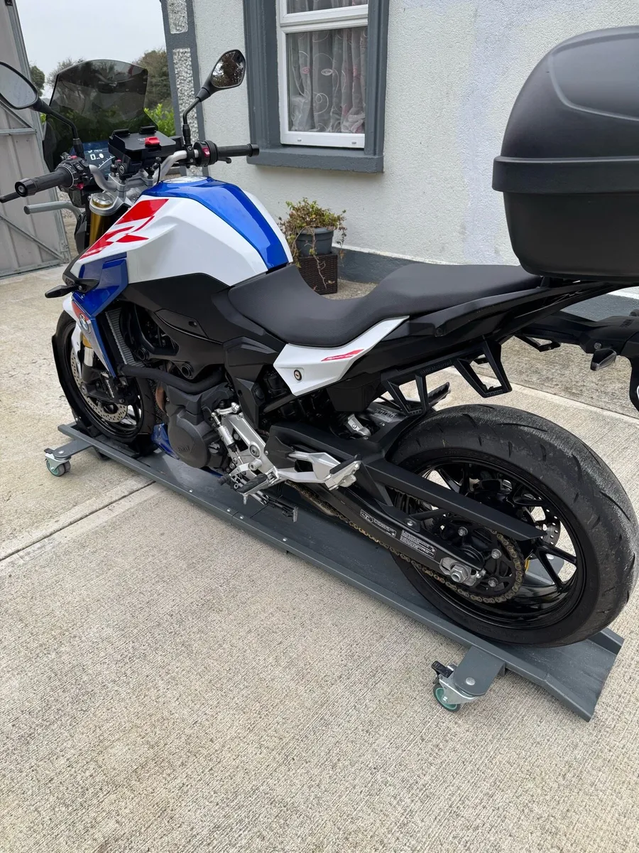 Bmw F900R - Image 2