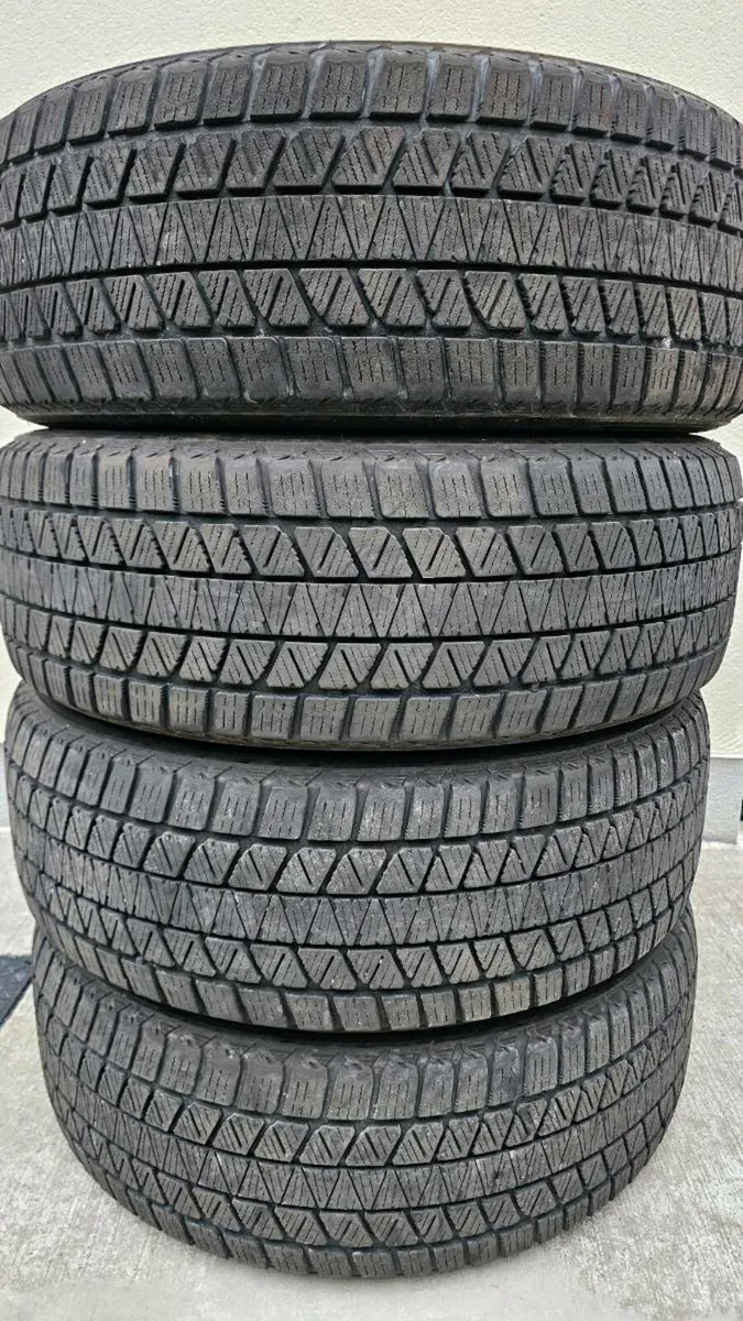 Bridgestone tyres 225 60r18 - Image 1