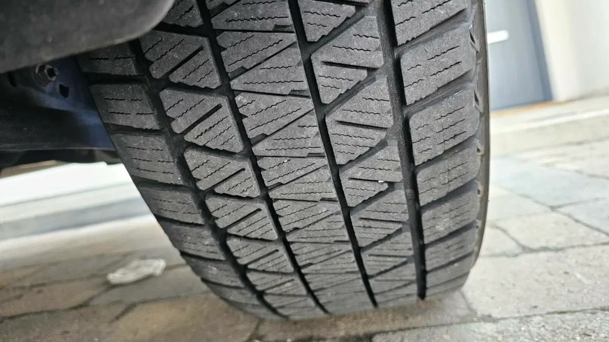 Bridgestone tyres 225 60r18 - Image 4
