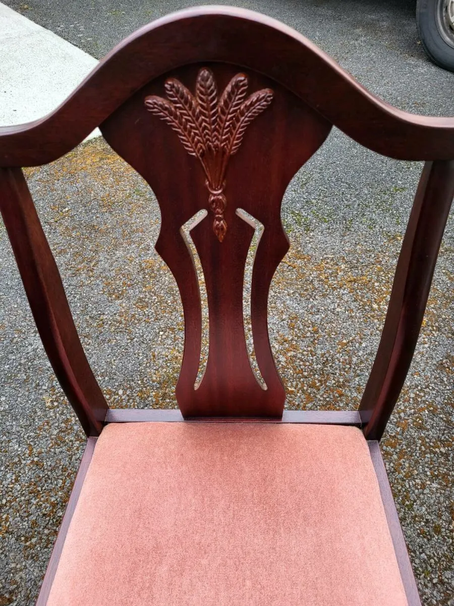 Extending Mahogany Dining Table and six Chairs - Image 3