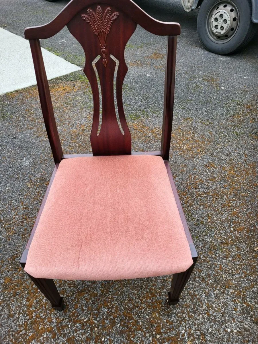 Extending Mahogany Dining Table and six Chairs - Image 4