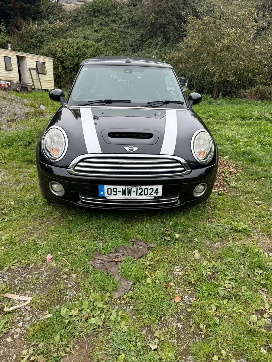 Mini Cooper convertible - Image 2