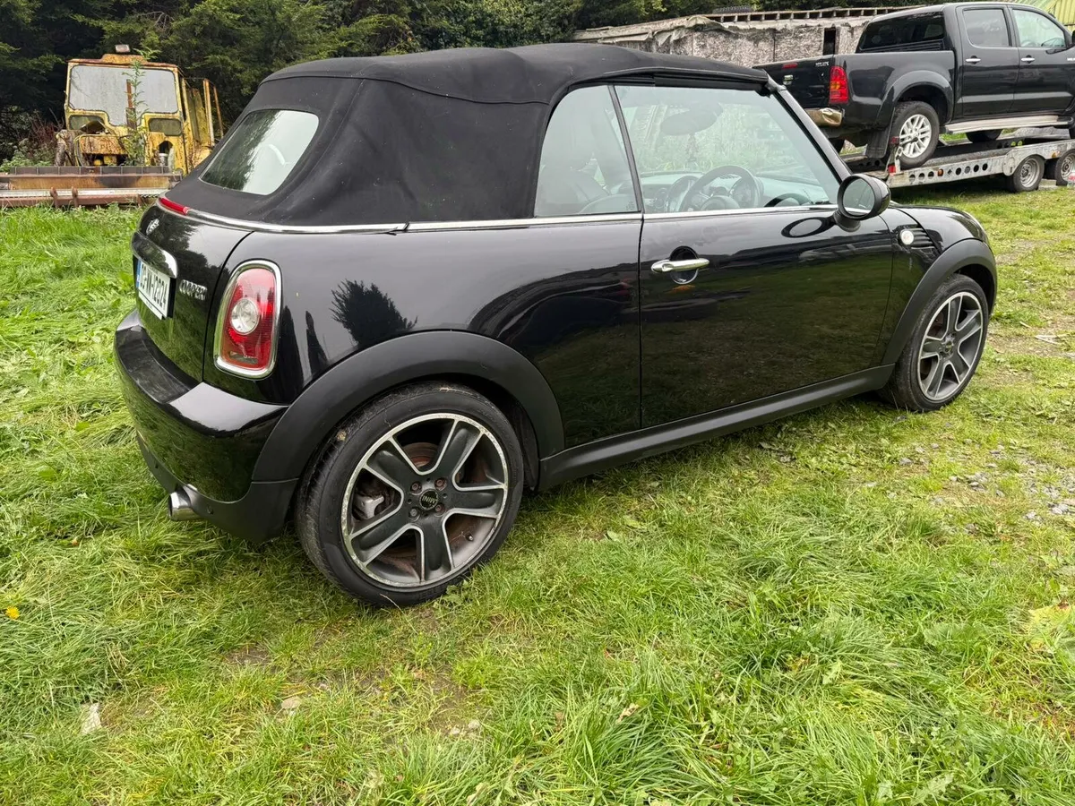 Mini Cooper convertible - Image 4