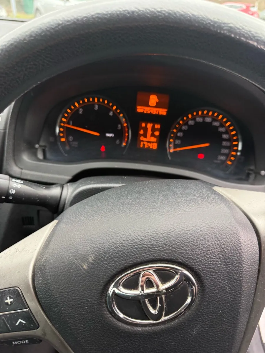 Toyota avensis - Image 4