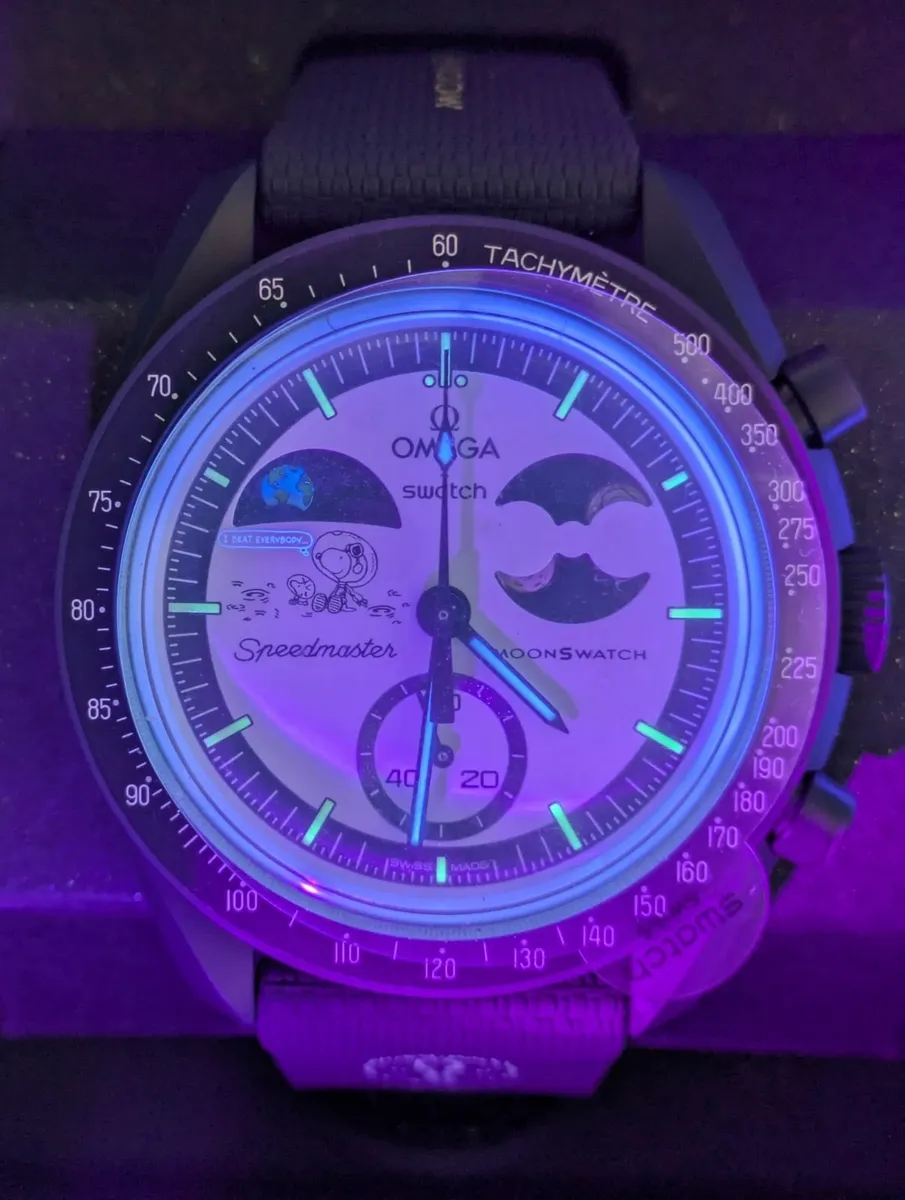 OMEGAxSWATCH MISSION TO EARTHPHASE-MOONSHINE GOLD - Image 4