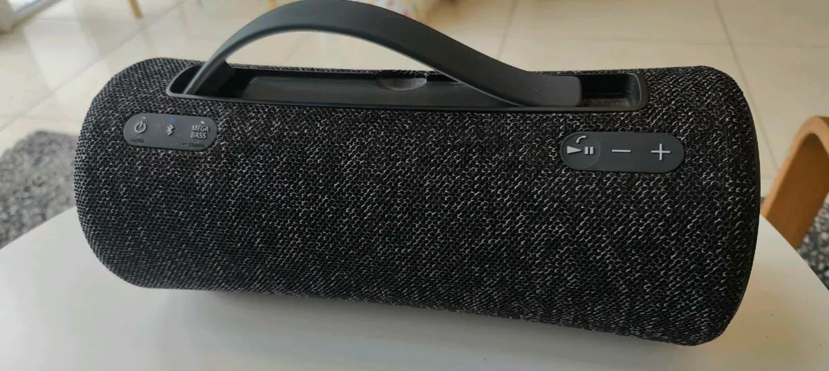 Sony mega bass boom box ,(unwanted gift) new 170 e - Image 1