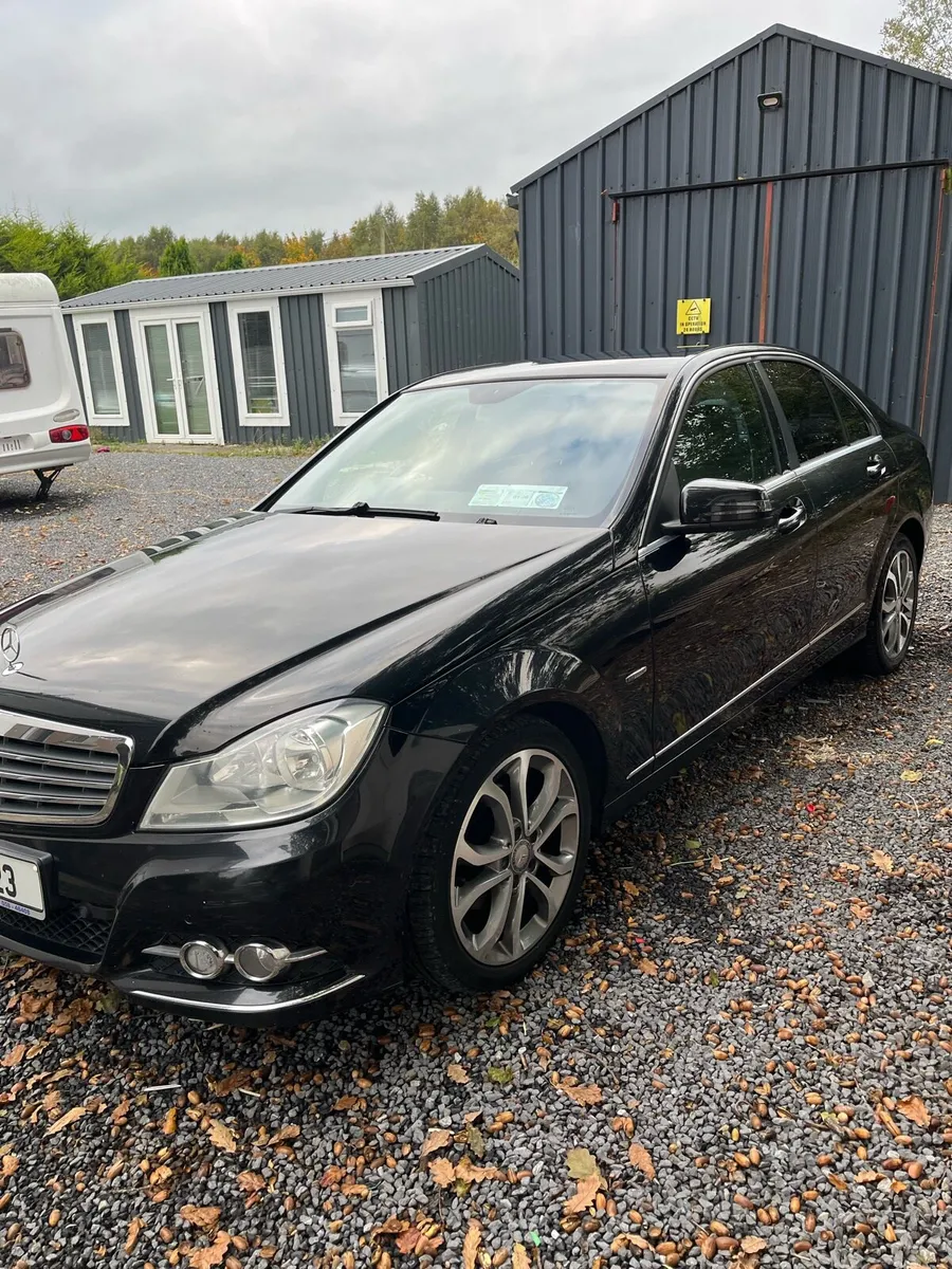 Mercedes C 200 - Image 2