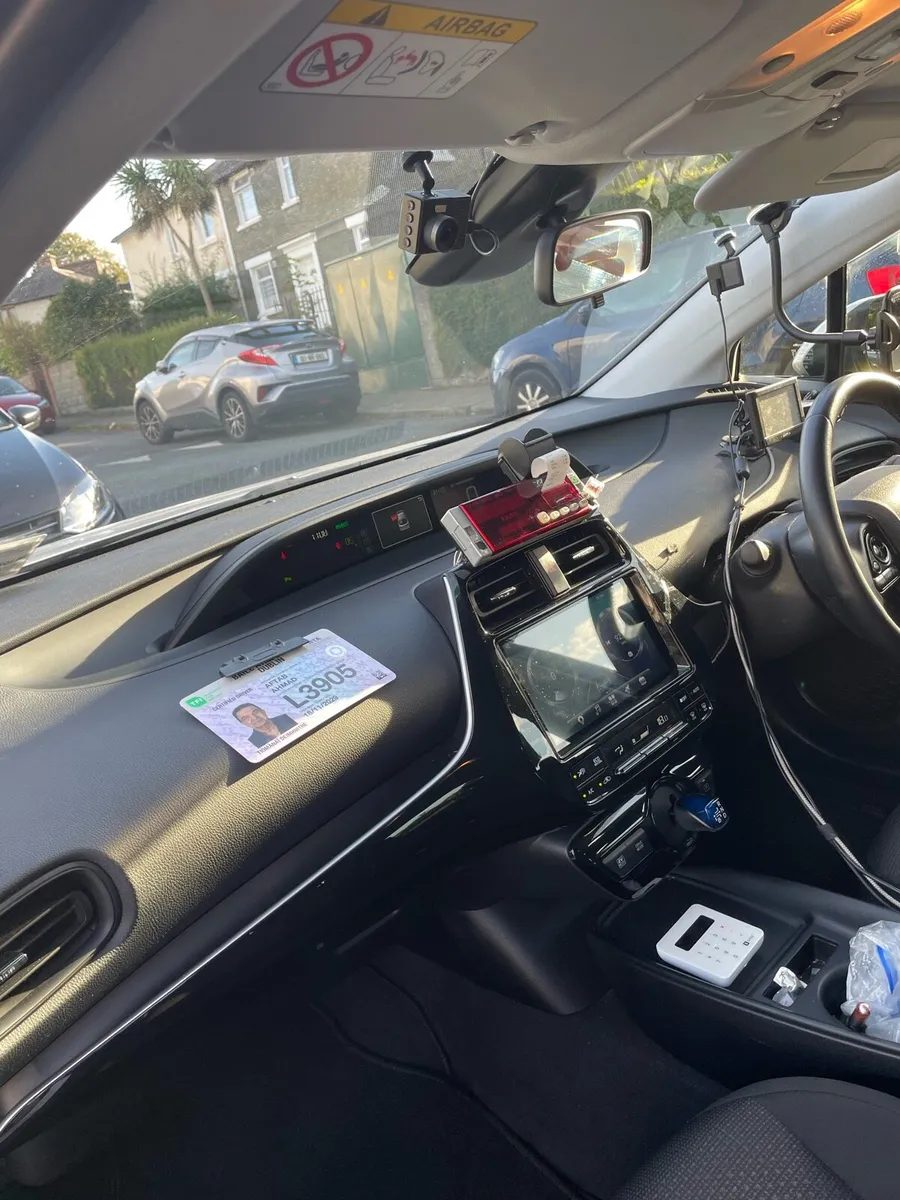 Toyota Prius 2021 - Image 2
