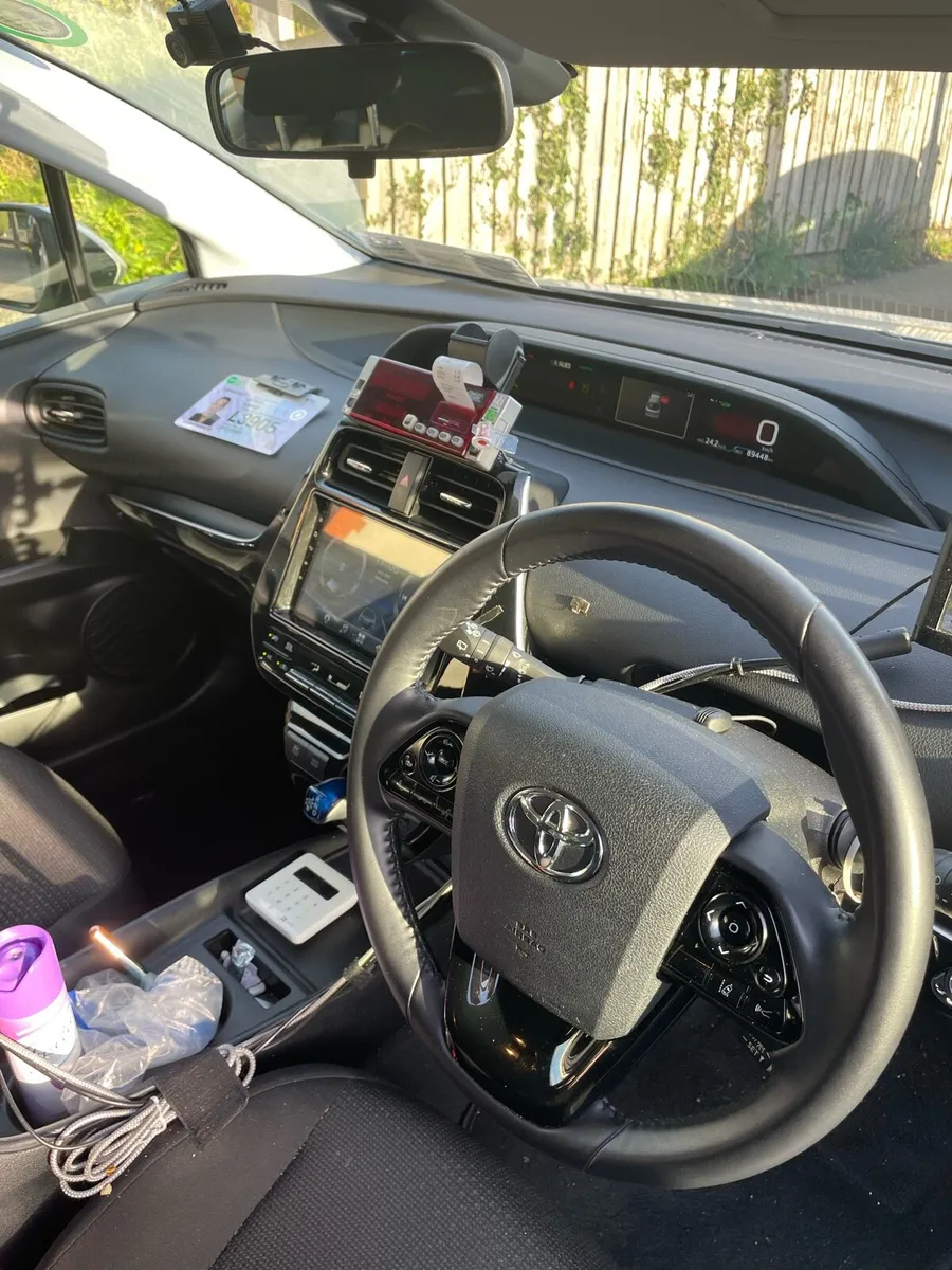 Toyota Prius 2021 - Image 3