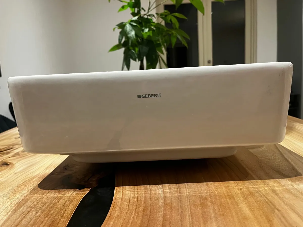 Bathroom sink - Image 2