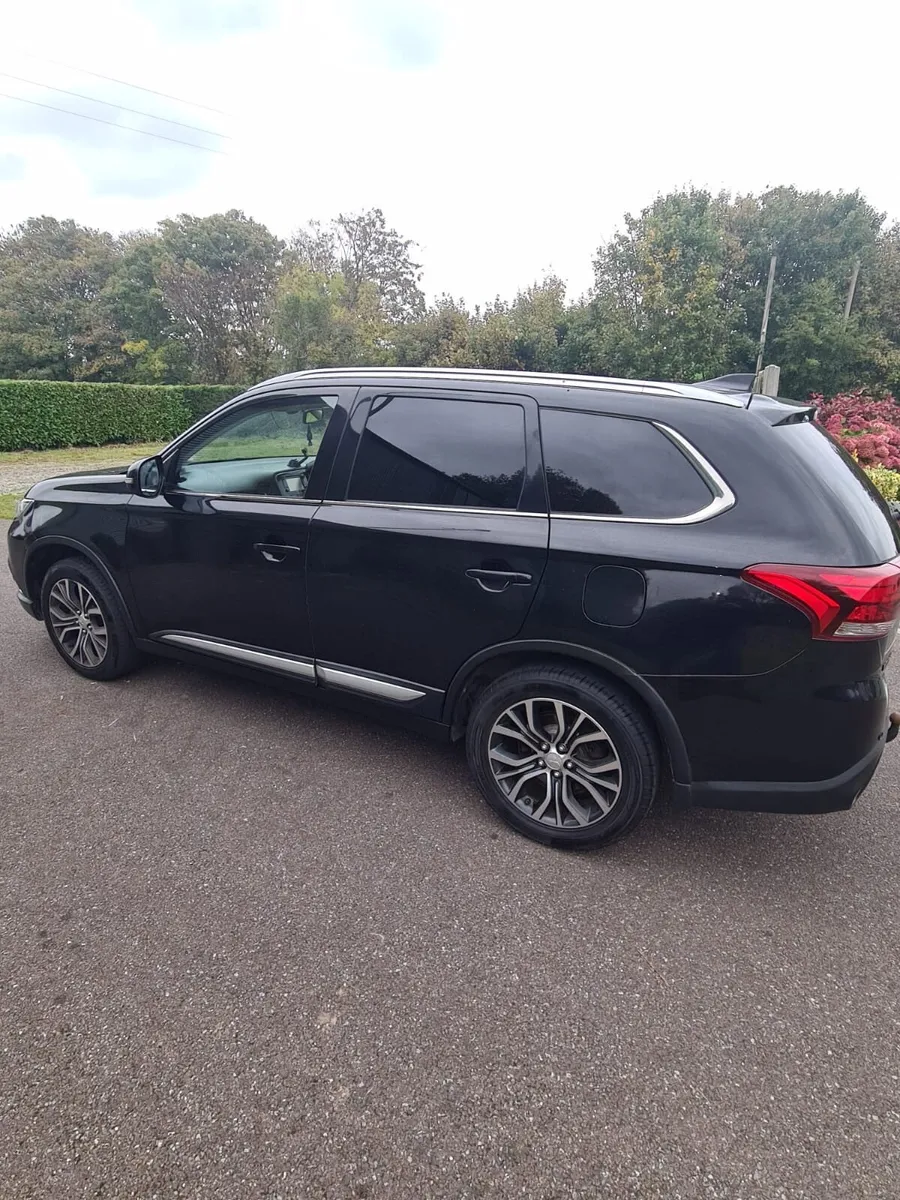 Mitsubishi Outlander Commercial 2.2L - Image 3