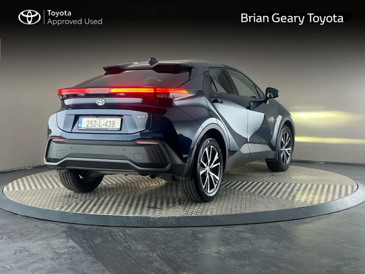 Toyota C-HR HYBRID SPORT - Image 2