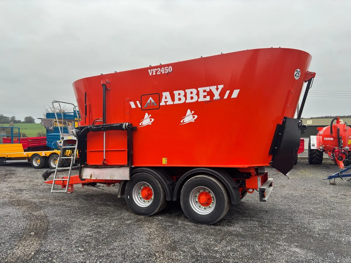 Ex-Demo Abbey VF2450 twin auger diet feeder - Image 1