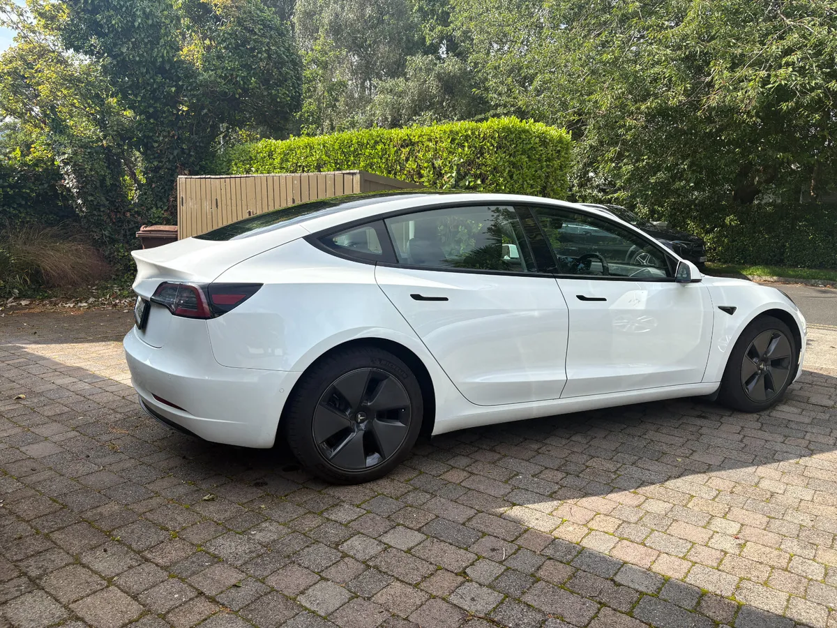 2021 Tesla Model 3 Standard Range Upgraded FSD - Image 3