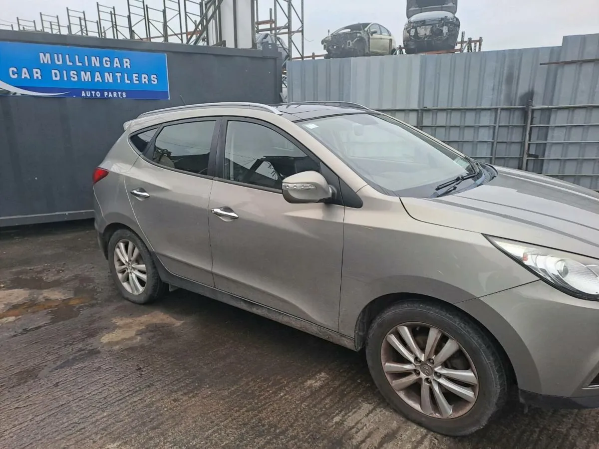 Hyundai ix35 breaking for parts - Image 2
