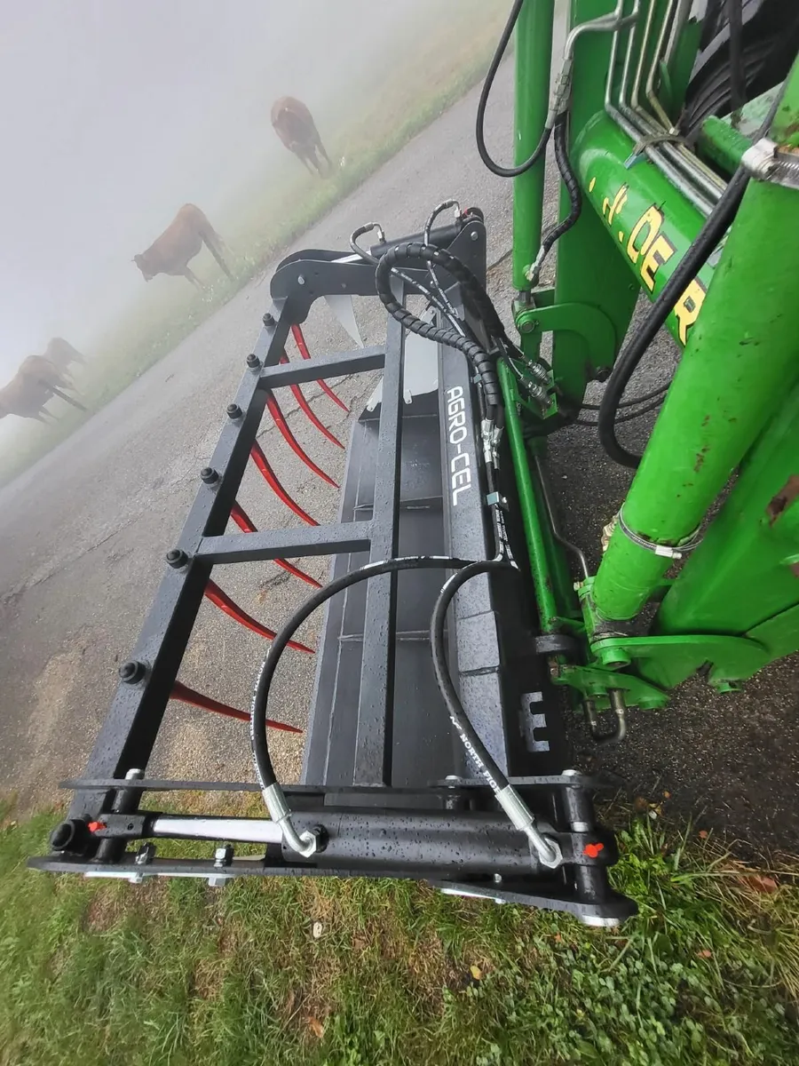 Bucket grab, Euro brackets - Image 3