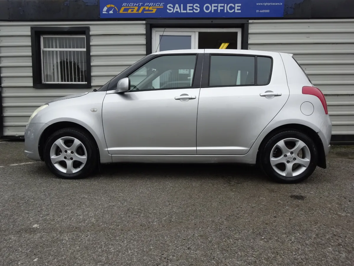 SUZUKI SWIFT 1.3 PETROL 5 DOOR GLX - Image 4