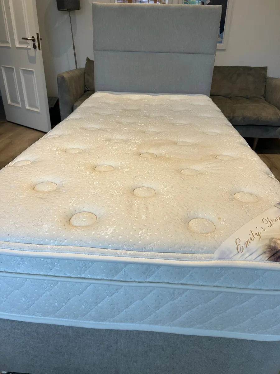 Bed - Image 1