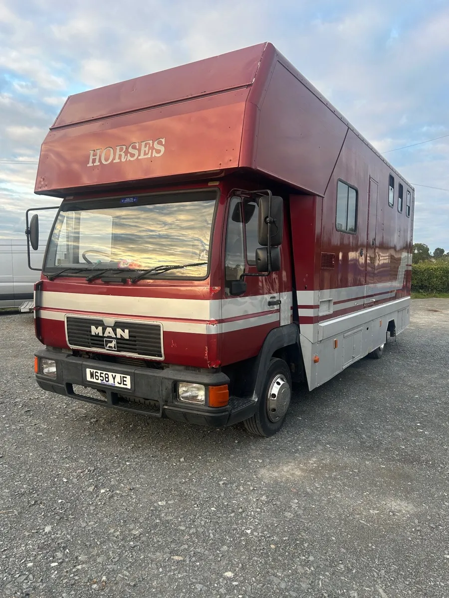 Man Horse lorry year 2000 - Image 1