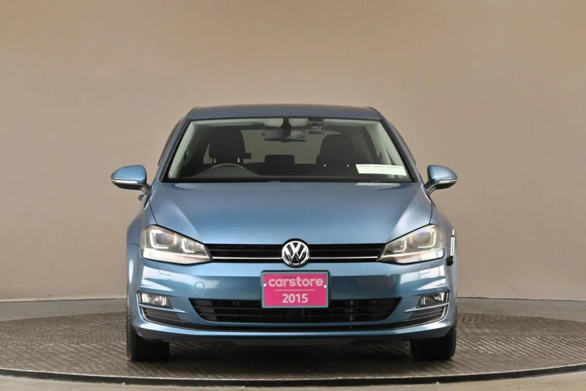 Volkswagen Golf 1.2 TSI DSG MK7 Comfortline  reve - Image 2