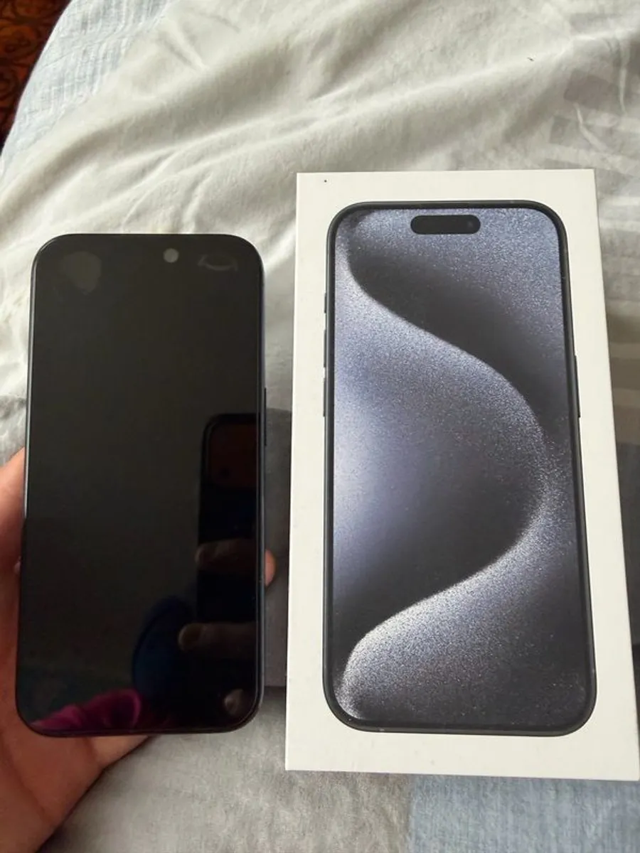 Iphone15 pro unlocked with cover and privacy screen protector - Image 1