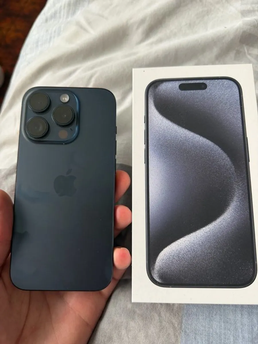 Iphone15 pro unlocked with cover and privacy screen protector - Image 2