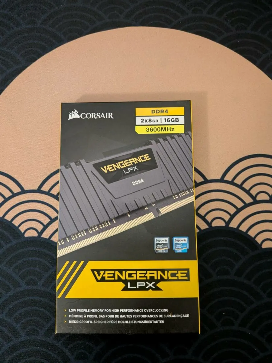 Corsair vengeance ddr4 16gb (2x8gb) - Image 1