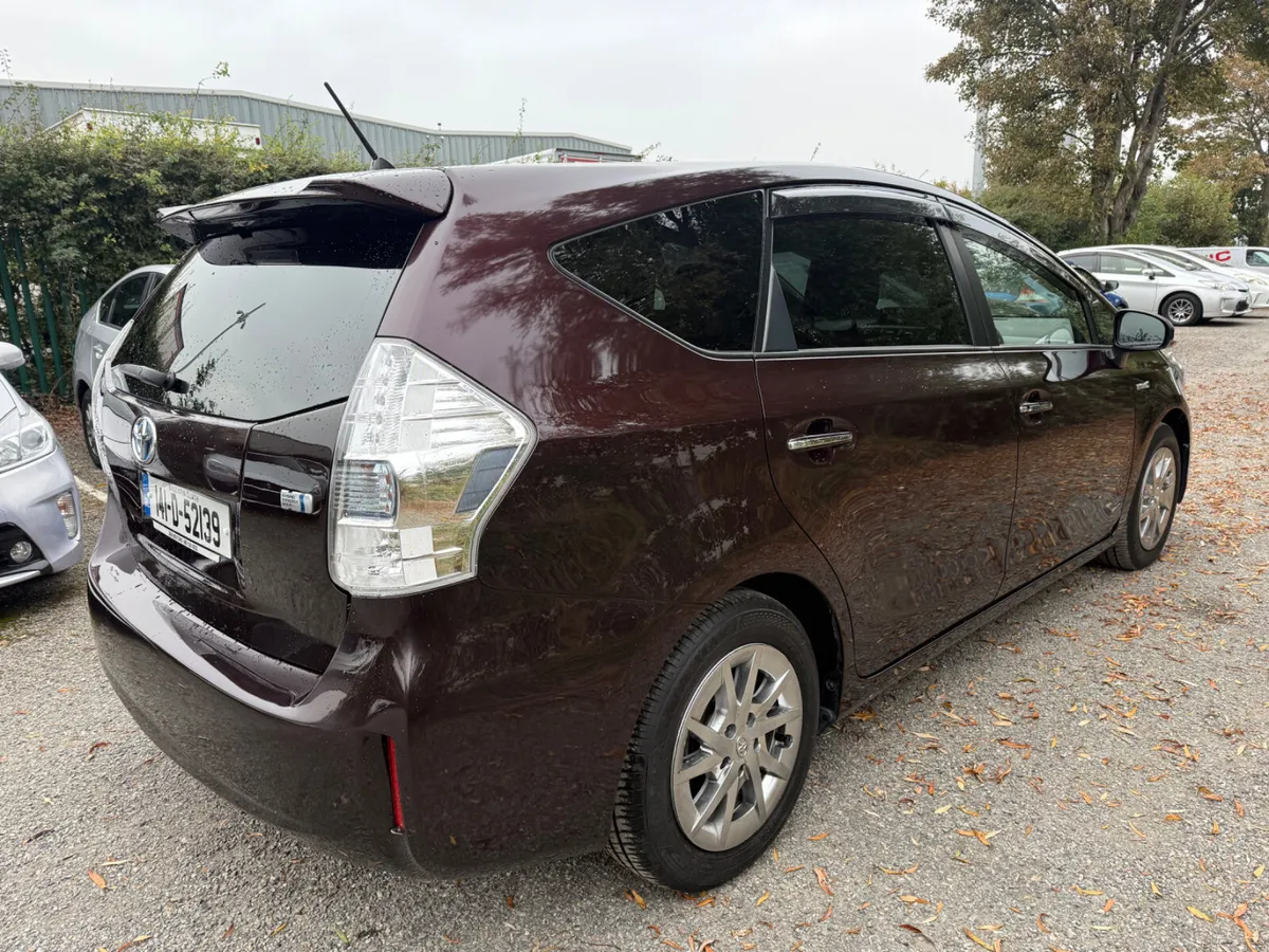 Toyota Prius 7 seats  2014 95200km!!! - Image 3