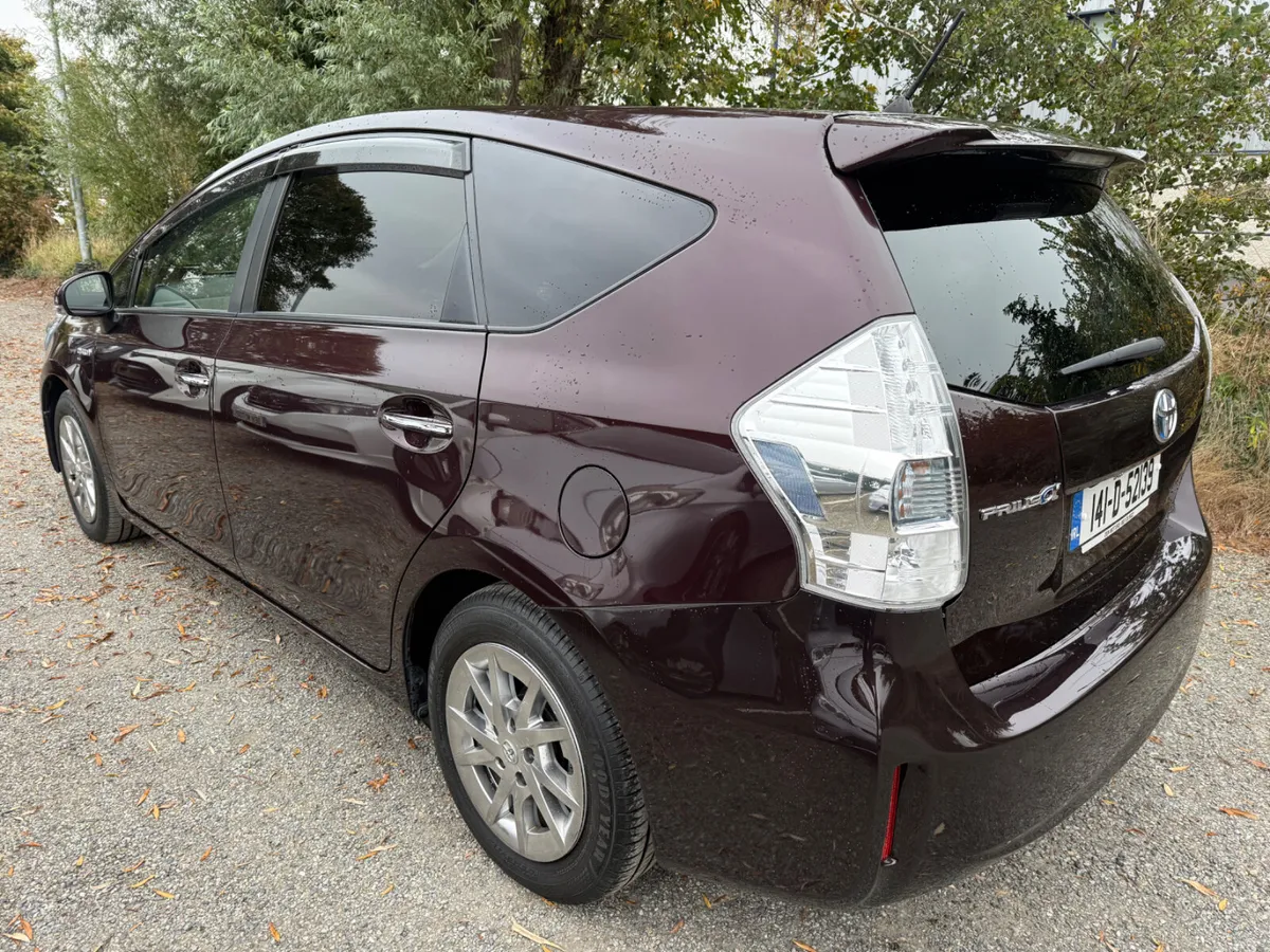 Toyota Prius 7 seats  2014 95200km!!! - Image 4