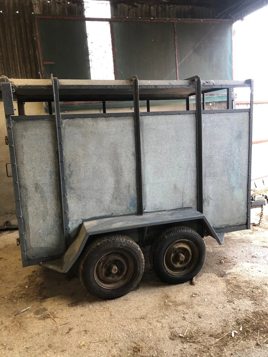 Trailer - Image 1