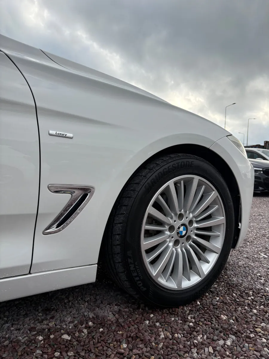 BMW 320i GT Luxury Automatic Low KM - Image 3