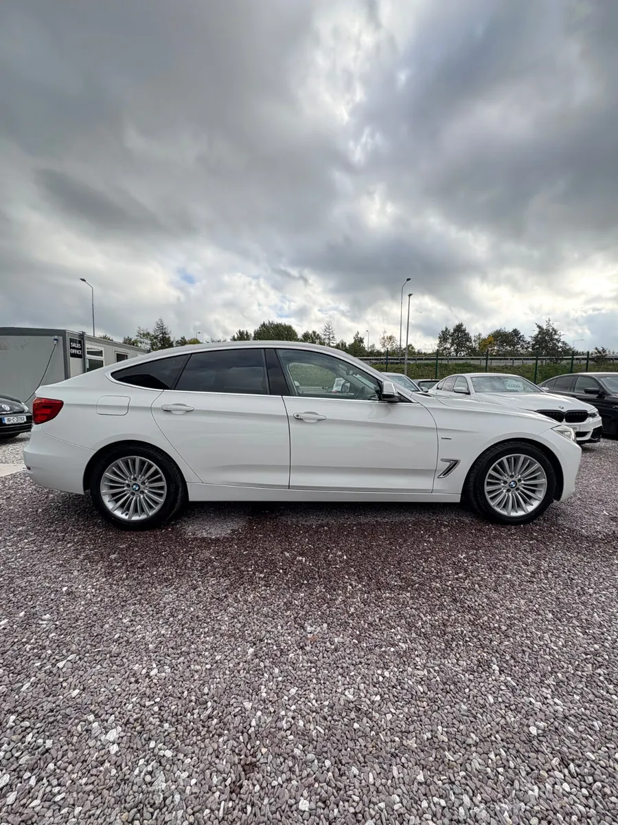 BMW 320i GT Luxury Automatic Low KM - Image 2