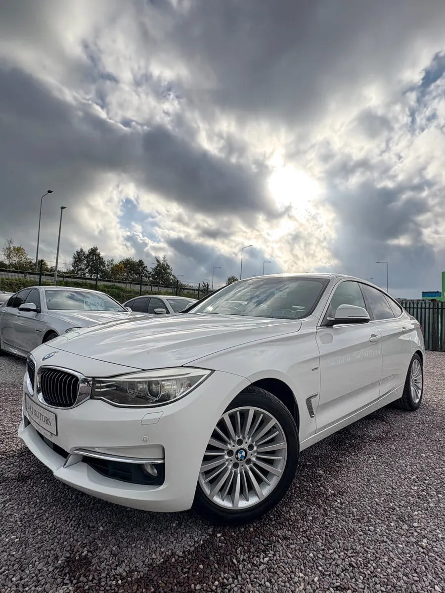 BMW 320i GT Luxury Automatic Low KM - Image 4