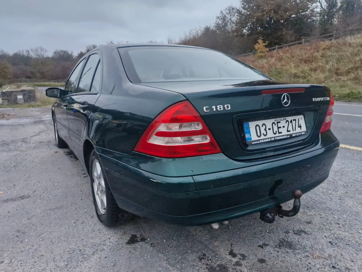Mercedes C180. V v low mileage - Image 4