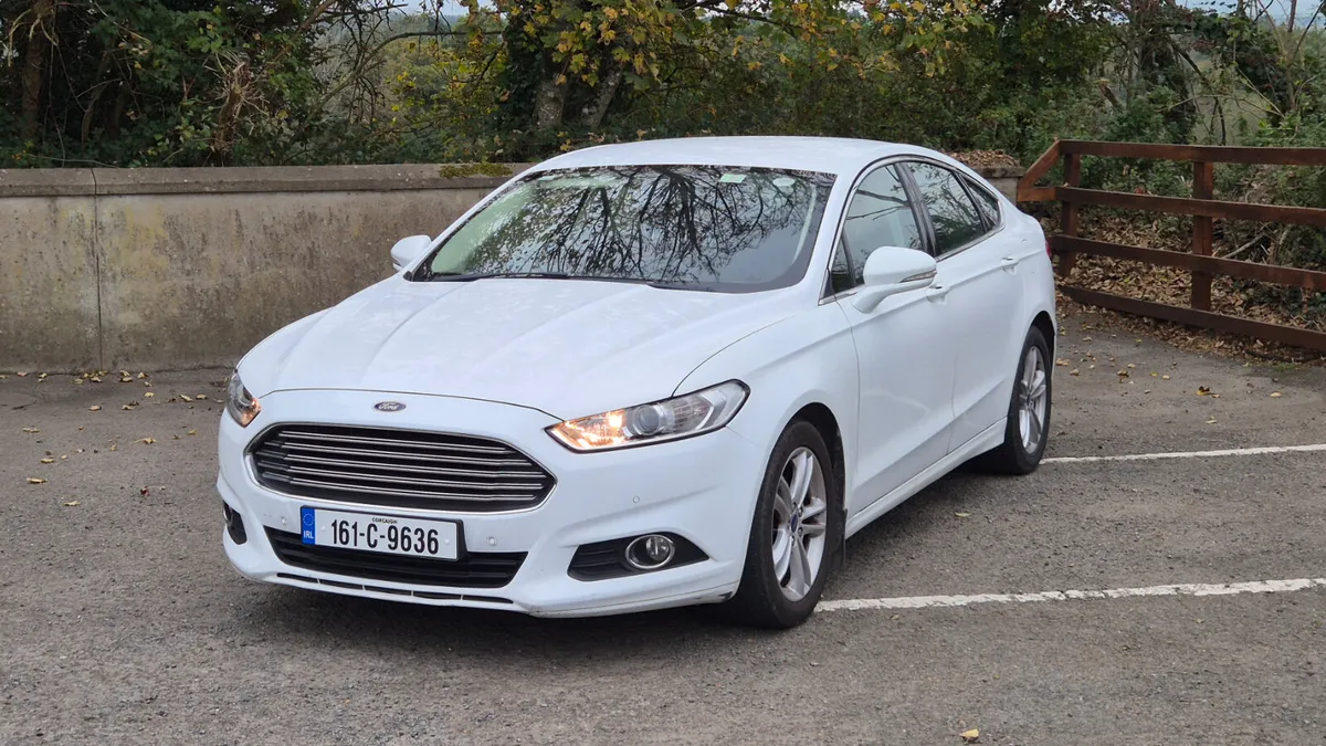 Ford Mondeo Zetec 1.5 TDCi 120PS Hatchback Manual - Image 3