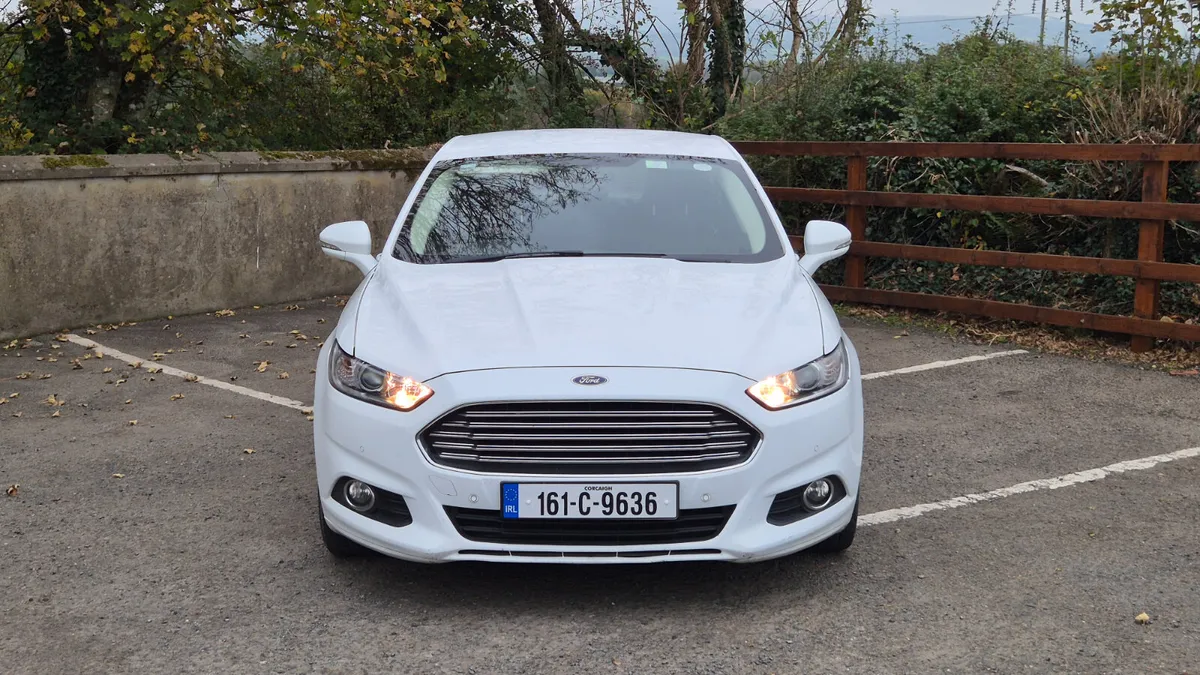 Ford Mondeo Zetec 1.5 TDCi 120PS Hatchback Manual - Image 2
