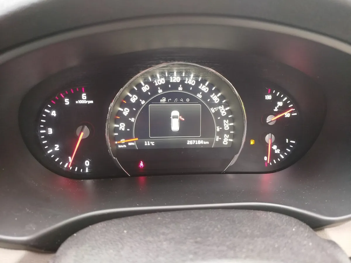 Kia Sorento 2015 - Image 2
