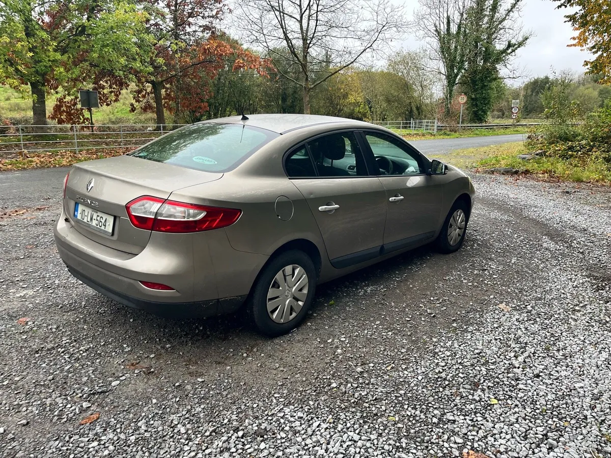 Renault Fluence Saloon Diesel Gold - Image 2