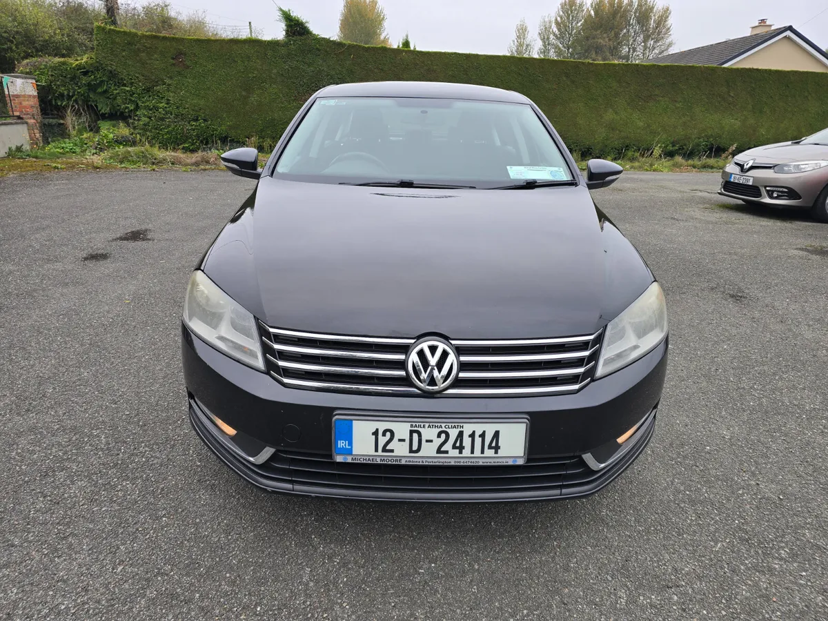 Volkswagen Passat 2012 - Image 2