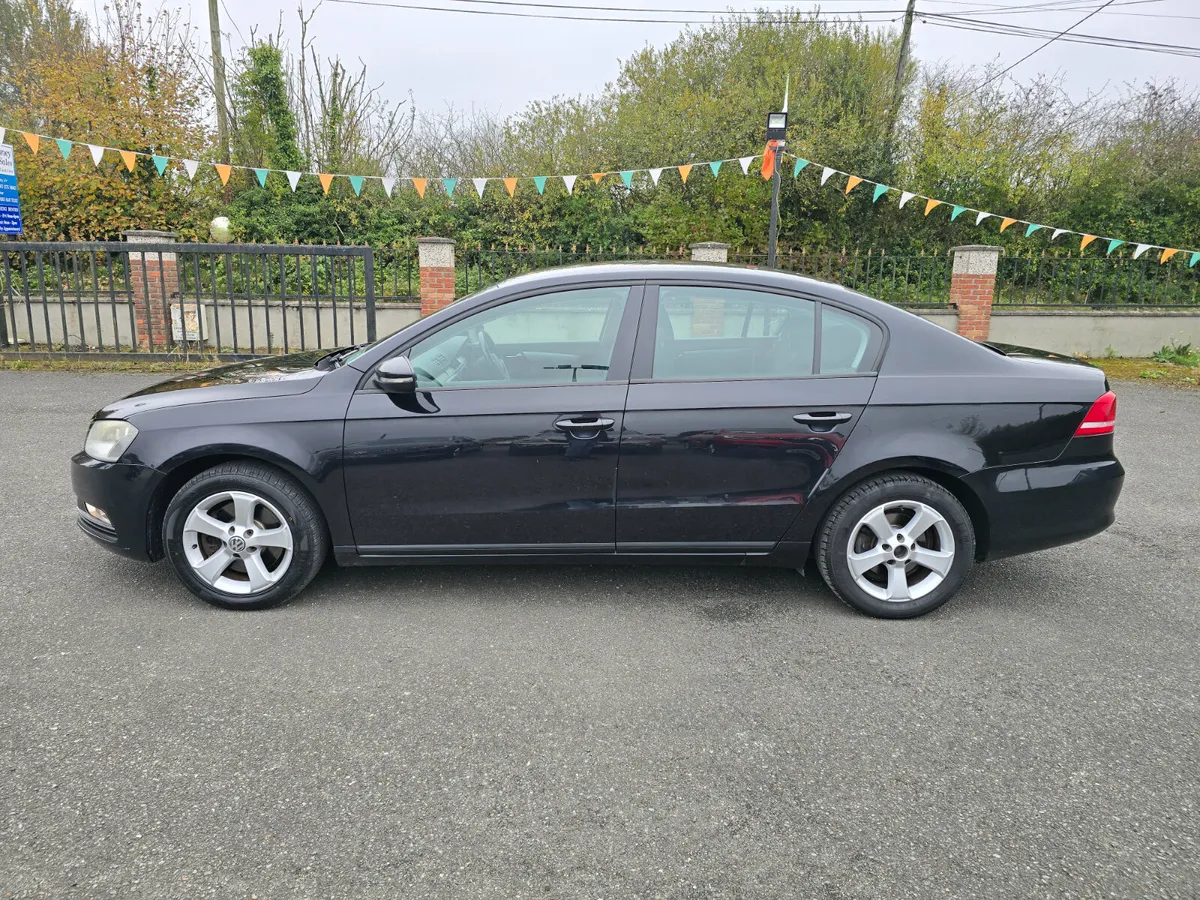 Volkswagen Passat 2012 - Image 4