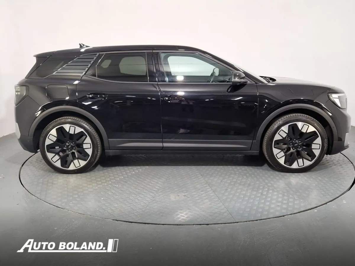 Ford Explorer Premium 77kWh Extended Range RWD - Image 3