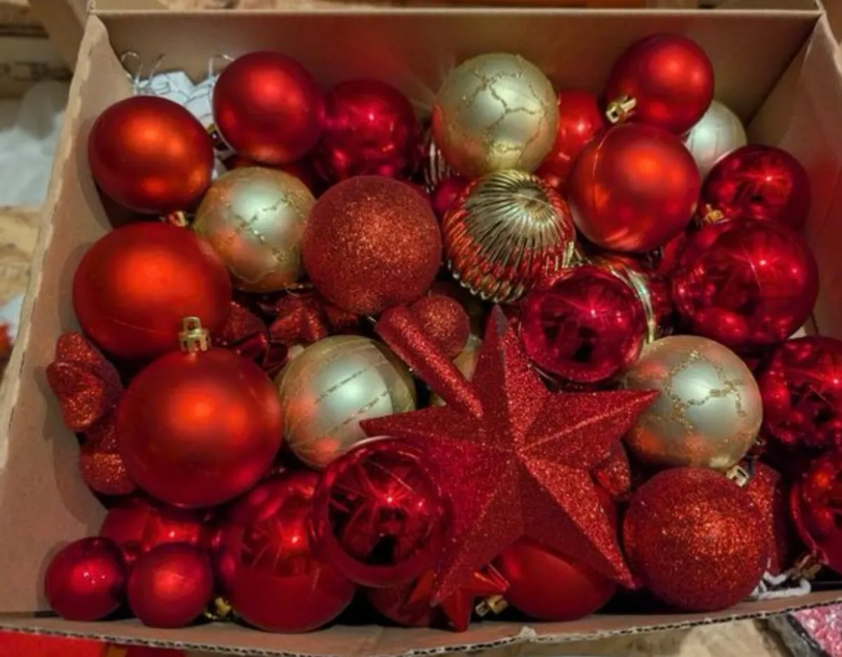 Christmas Decorations from €5 - Image 1